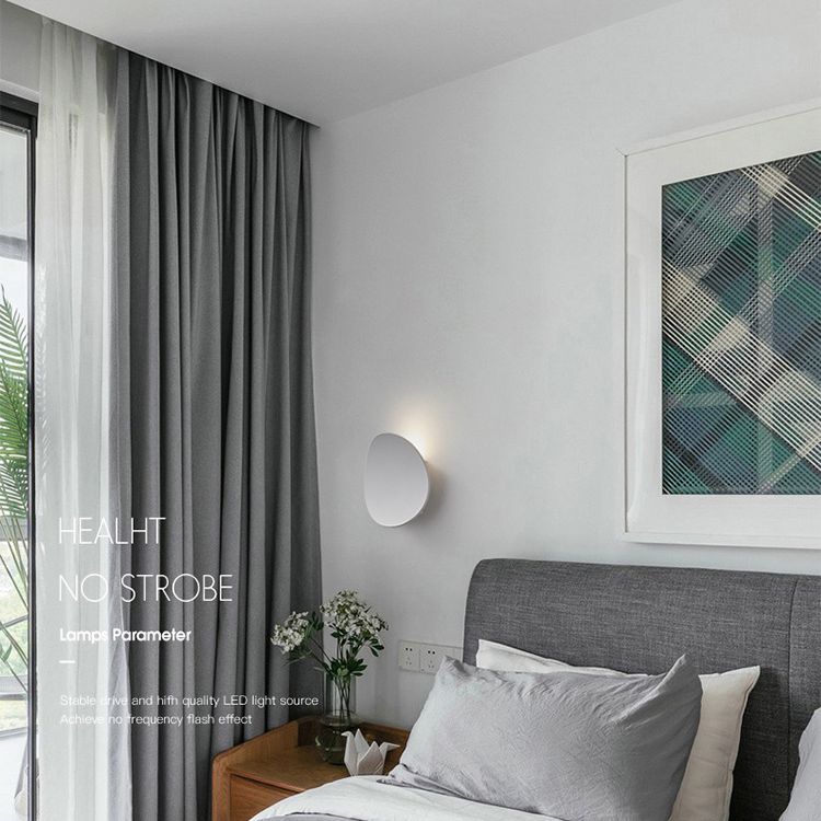 1-Light Wall Mounted Light Modern Style Bend Aluminum Wall Sconce Lamp in Black and White