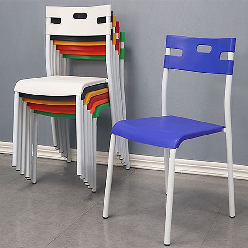 Chaises de salle à manger en plastique contemporaines, chaise sans bras latérale à dossier ouvert pour usage au restaurant