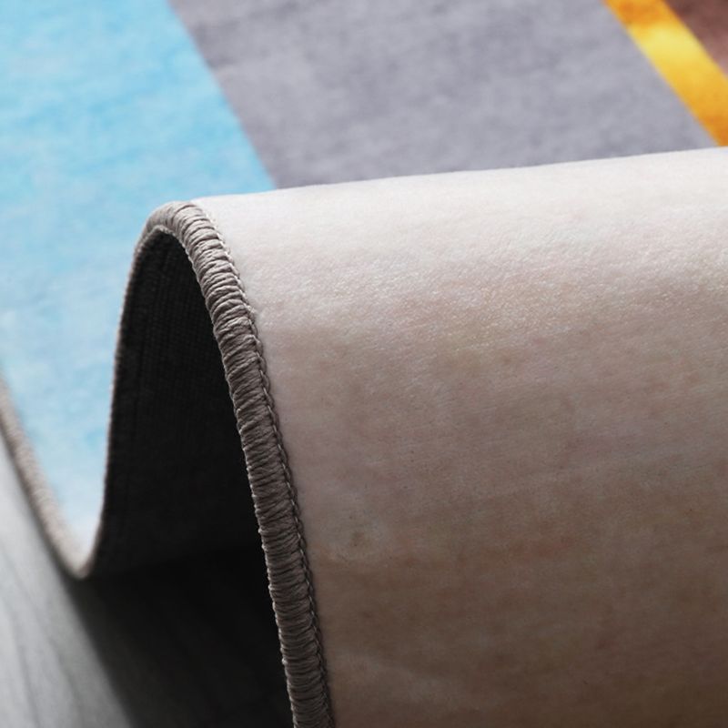 Tapis graphique en polyester rouge de vin de vin Rapier lavable pour la décoration intérieure