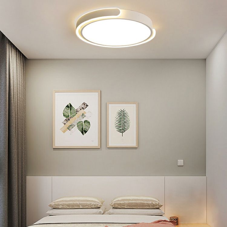 Modern Metal LED Flush Mount Circle Shape Ceiling Lamp with Acrylic Shade for Living Room
