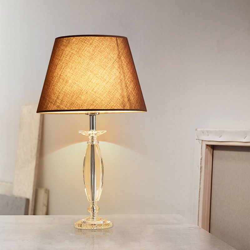 1-head stof schaduwtafel licht traditioneel wit/vlas/koffie taps toelopende studieruimte nachtkastje lamp met kristalbasis