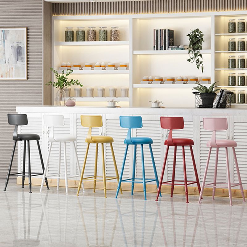 Taburete de bar moderno de hierro con respaldo de silla de mostrador redondo de cuero para cafetería