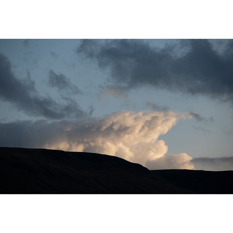 Simple Style Sky Mural Decal Stain Resistant Wallpaper for Living Room Wall Art