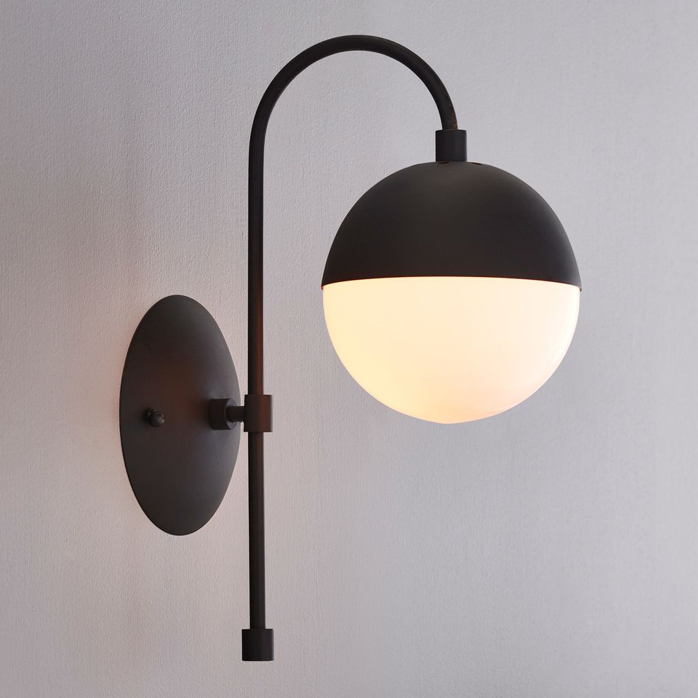Nordic Style Metal Wall Light Globe 1 Light Wall Sconce for Living Room