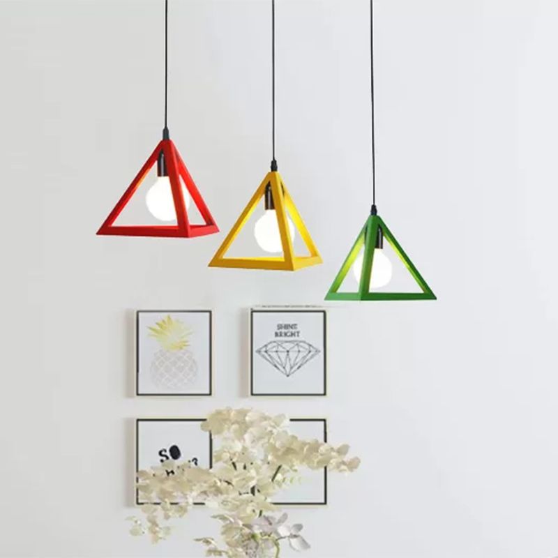 3 Heads Hanging Lamp Retro Industrial Triangle Metallic Pendant Lighting with Wire Guard and Linear/Round Canopy in Black/White