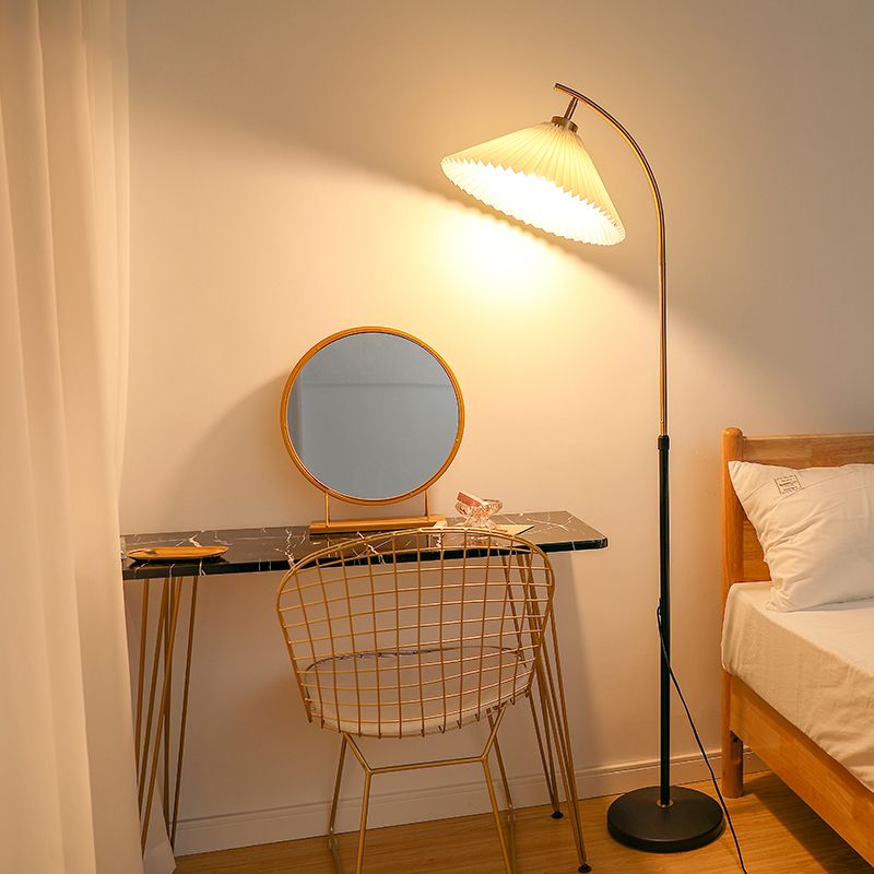 1 lampadaire en forme de cône léger modernisme lampe standard en tissu pour salle à manger du salon