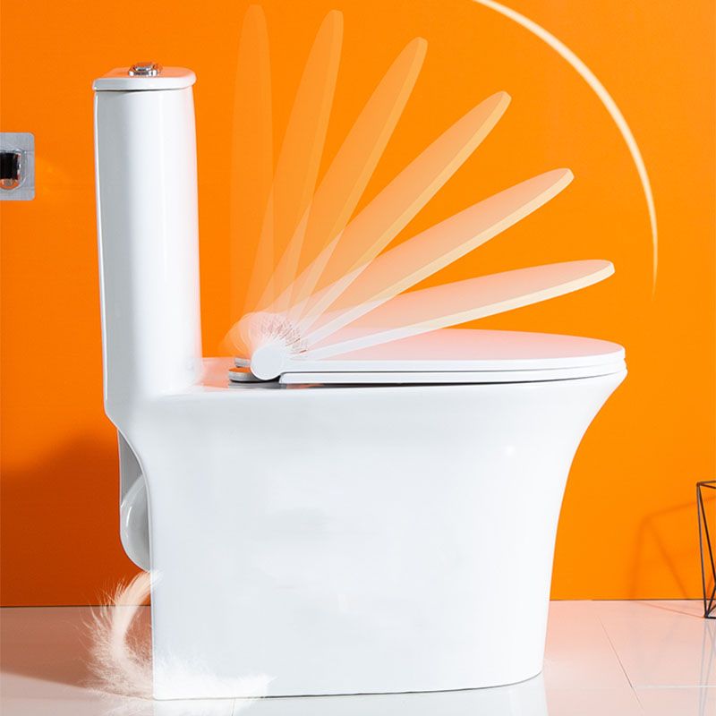 Siphon Jet Flush Toilet Modern One-Piece Toilet with Slow Close Seat