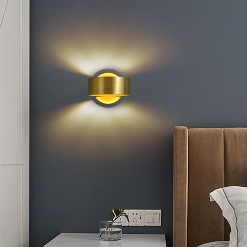Metal Circle Wall Lamp Fixture Minimalist 1 Head Brass Sconce Lighting for Bedroom