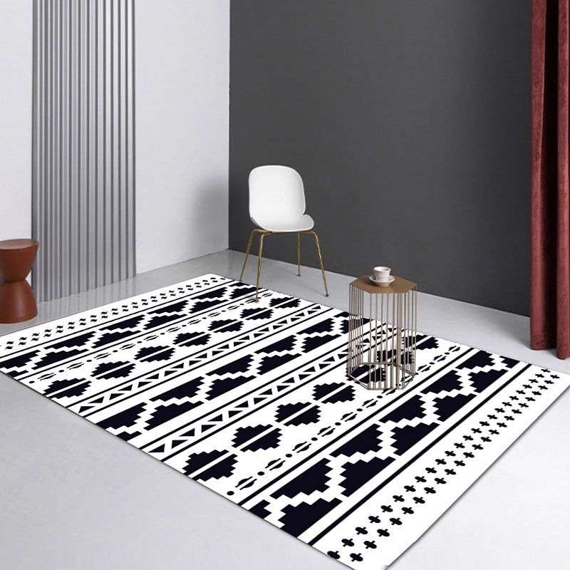 White Modern Rug Graphic Polyester Area Rug Stain Resistant Rug for Living Room