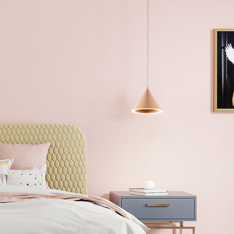 Nordic moderne suspendu au plafond Cône Fer 1-Light Pendant Light pour chambre à coucher