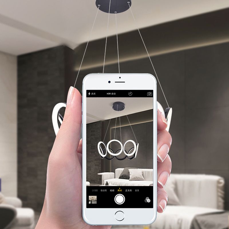 Lampadario a LED in alluminio elettroplato nella moderna luce circolare acrilica in nero in nero