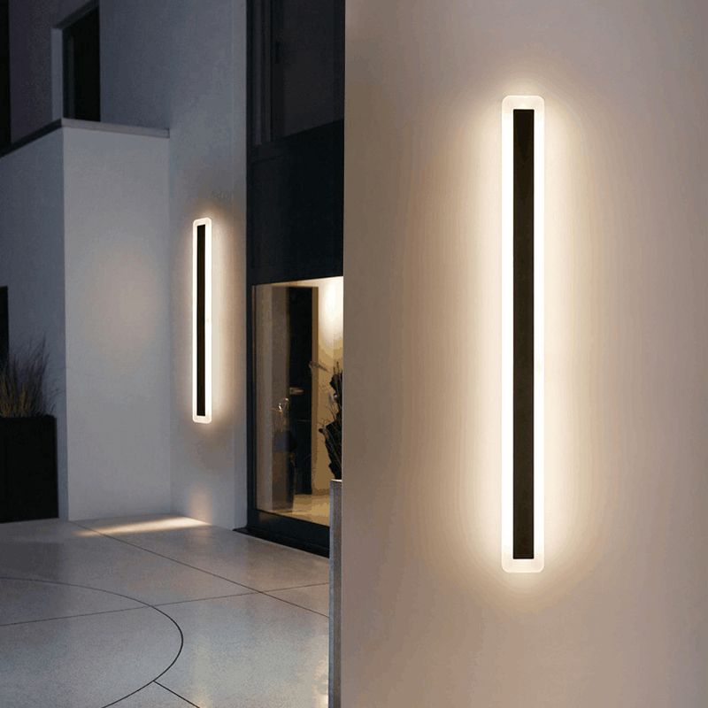 Style moderne Minimaliste Strip Shade Wall Sconce Metal 1 Appliques légères en noir pour la cour