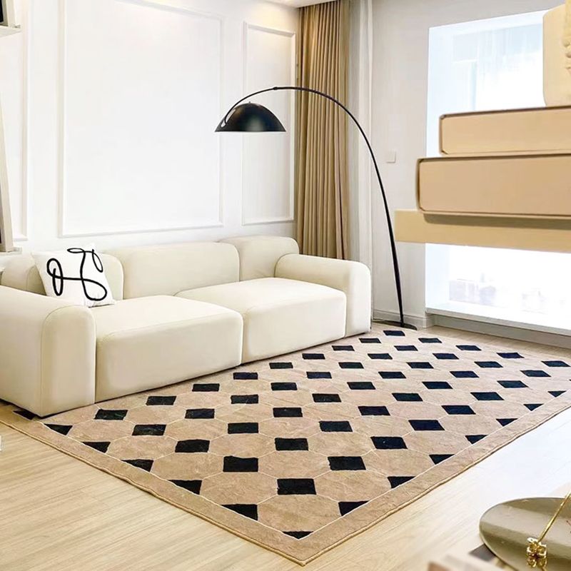 Black Modern Carpet Polyester Graphic Carpet Stain Resistant Carpet for Home Decor