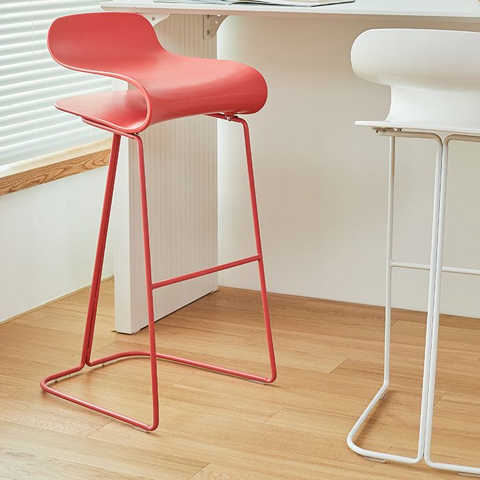Scandinavian Restaurant Footrest Stool Matte Finish Plastic Bar Stool