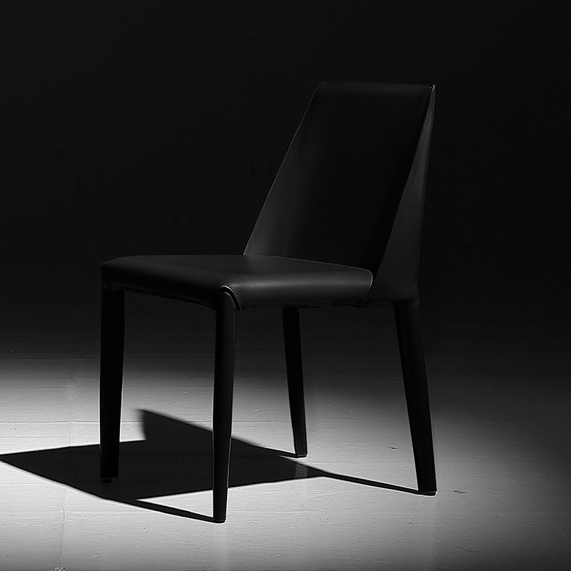 Silla de comedor de cuero moderna, silla lateral de metal sin brazos para uso doméstico