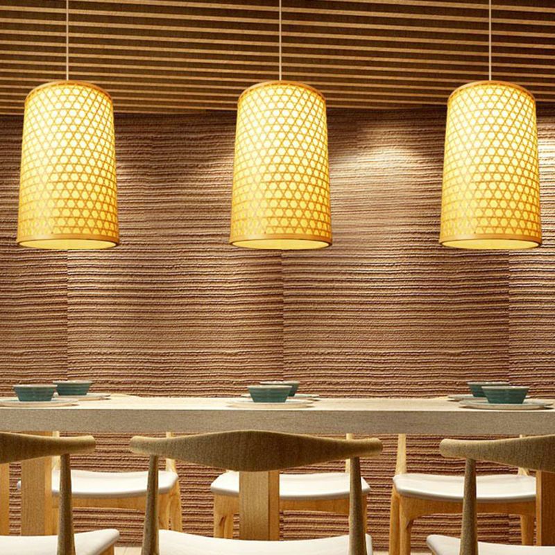 1 Bulb Restaurant Pendant Ceiling Light Simplicity Beige Pendulum Light with Cylinder Bamboo Shade