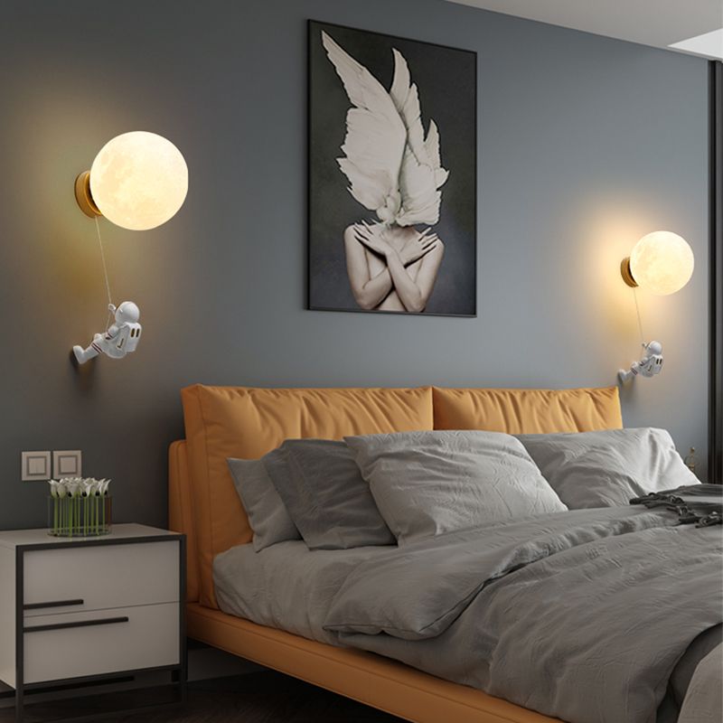 3 Color Opcional Luz Diconce con sombra de vidrio de orbe Astronaut Wall Light
