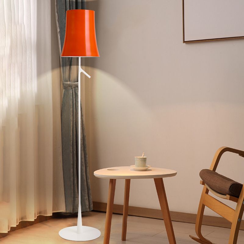 Lámpara de forma de campana metálica lámpara de pie contemporánea blanca/naranja luz de pie para sala de estudio