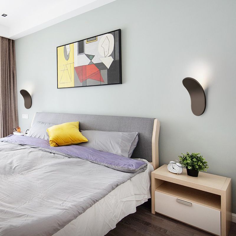 Modern LED Wall Sconce Geometric Shape Wall Light with Metal Shade for Living Room