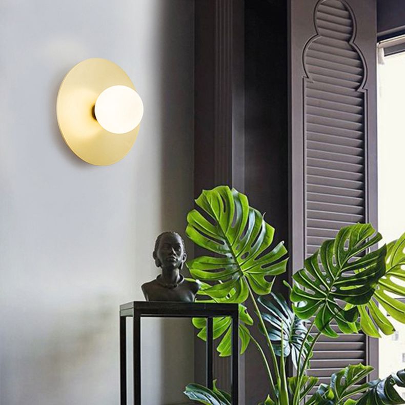 Altezza da 9 pollici in metallo rotondo Punzione murale Sconce Post-Moderna Bianco in vetro bianco Mini Mini Mini Luce da parete