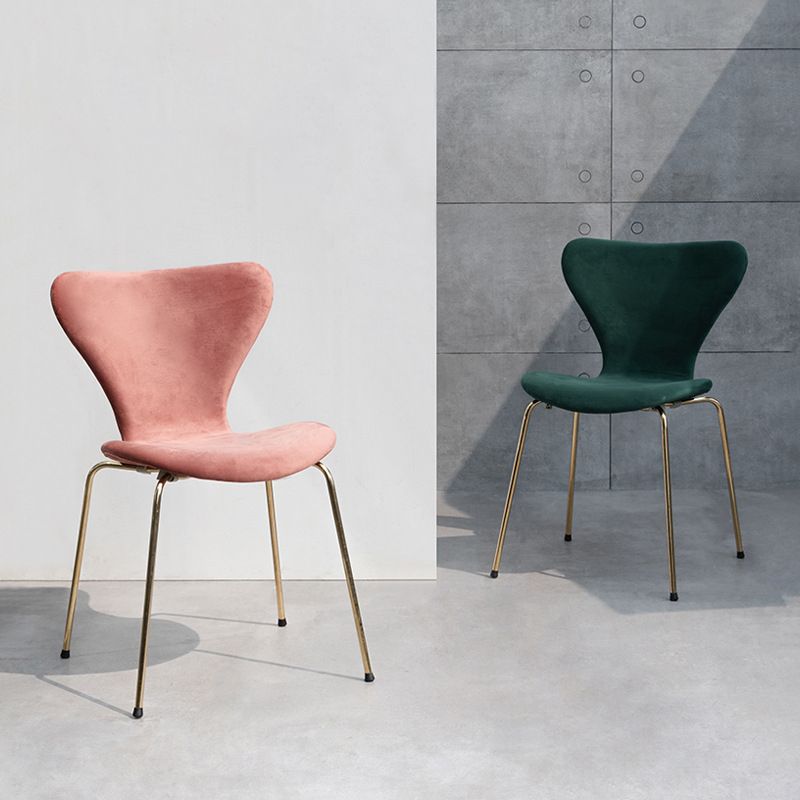 Silla lateral de terciopelo escandinavo para restaurante, silla de comedor con respaldo lateral y acabado mate