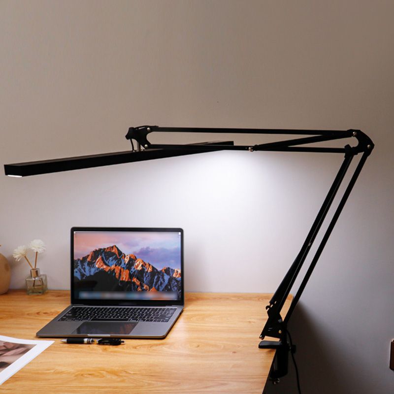 Moderne stijl lineaire nachttafellamp metaal 1 licht nachtkastje lamp in zwarte afwerking