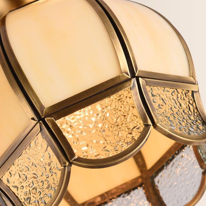 Dôme Semi-Flush Mount Lamp Tradition Lait Lait 1 Bulb Ceiling Mounted Light in Brass for Balcony