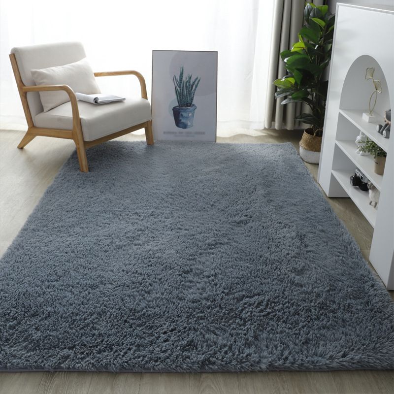 Tapis moderne décontracté.