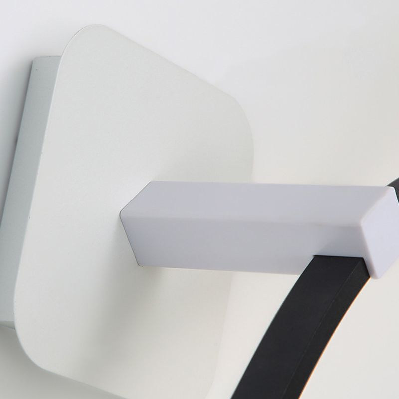 Vanité métallique moderne Lumière miroir à LED de forme linéaire pour salle de bain