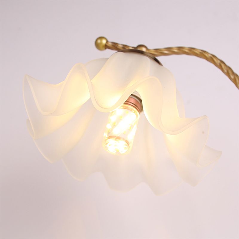 Modern Style Flower Shape Table Lamp Glass 1 Light Table Light