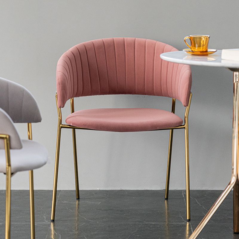 Scandinave Style Open Back Dining Catt Widing Couber Chaises de salle à manger avec des jambes dorées