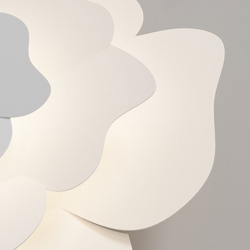 Modernism Flush Mount Flower-Shaped Ceiling Mounted Fixture in White for Bedroom