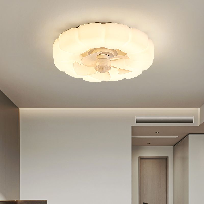 Metal Circular Ceiling Fan Light Nordic Style LED Ceiling Mounted Light