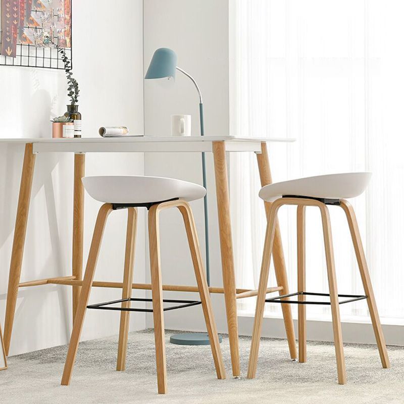 Taburete de bar de madera maciza de estilo moderno con reposapiés y taburete de bar con respaldo bajo de acrílico