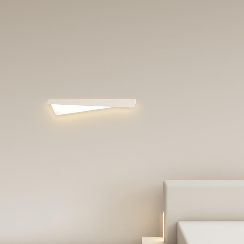 Geometric Wall Lighting Modern Metal 1 Light Wall Sconce in White