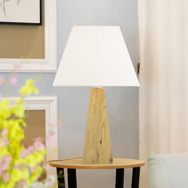 Taupe/lámpara de mesa de pagoda blanca minimalista 1 cabezal de tela nocturna luz con pedestal de madera piramidal