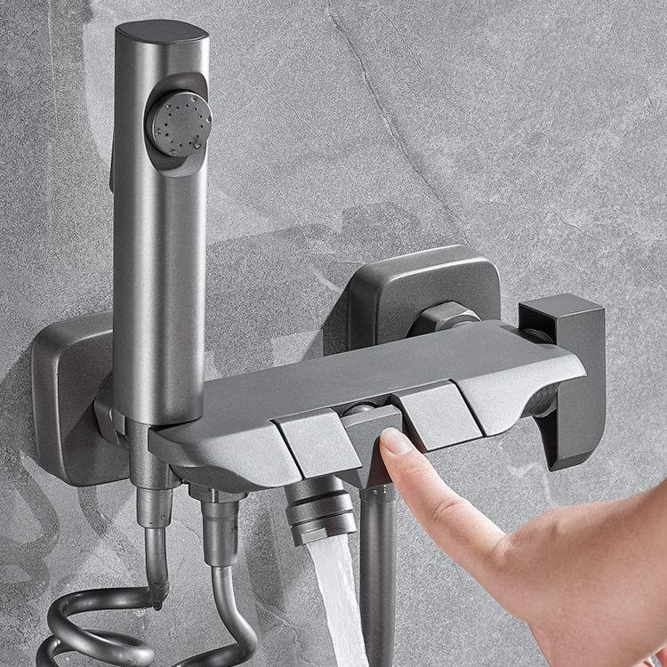 Square Shower Set Adjustable Spray Pattern Wall-Mounted Shower Set with Handshower