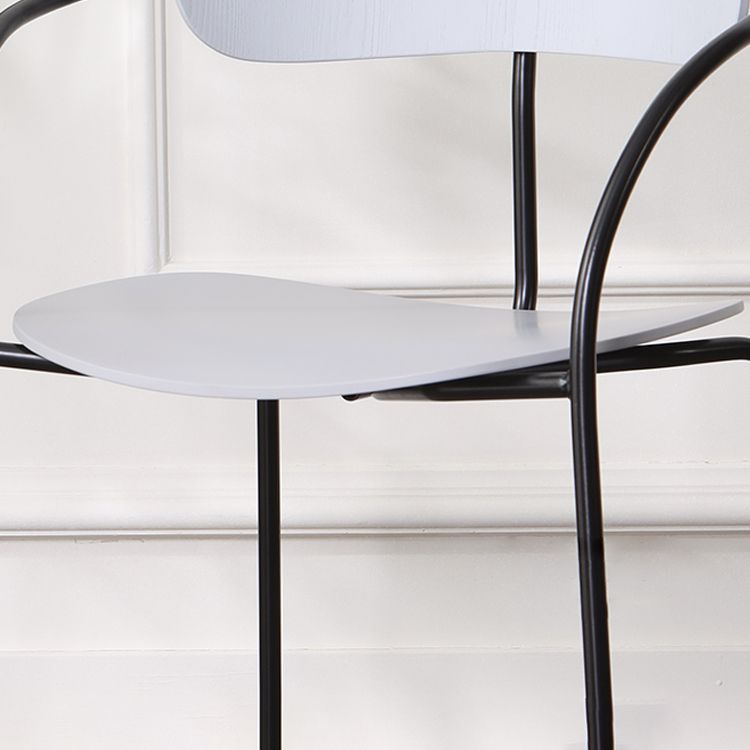 Magasin de thé au lait moderne, chaise latérale à dossier ouvert, chaise de salle à manger en bois avec pieds noirs