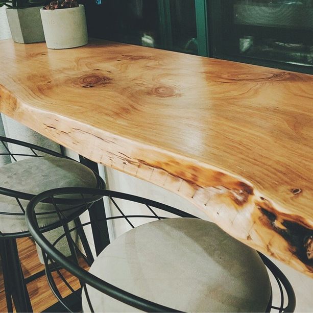 42-inch Height Cocktail Bar Table Industrial Style Wood Top Bar Table for Coffee Shop