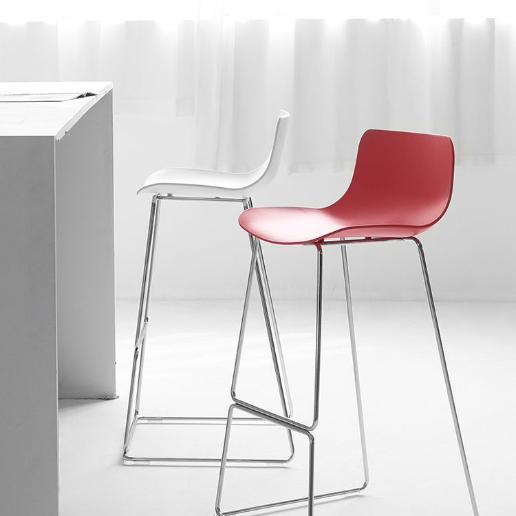 Nordic Plastic Bar Stool Bucket Counter Bar Stool with Metal Legs