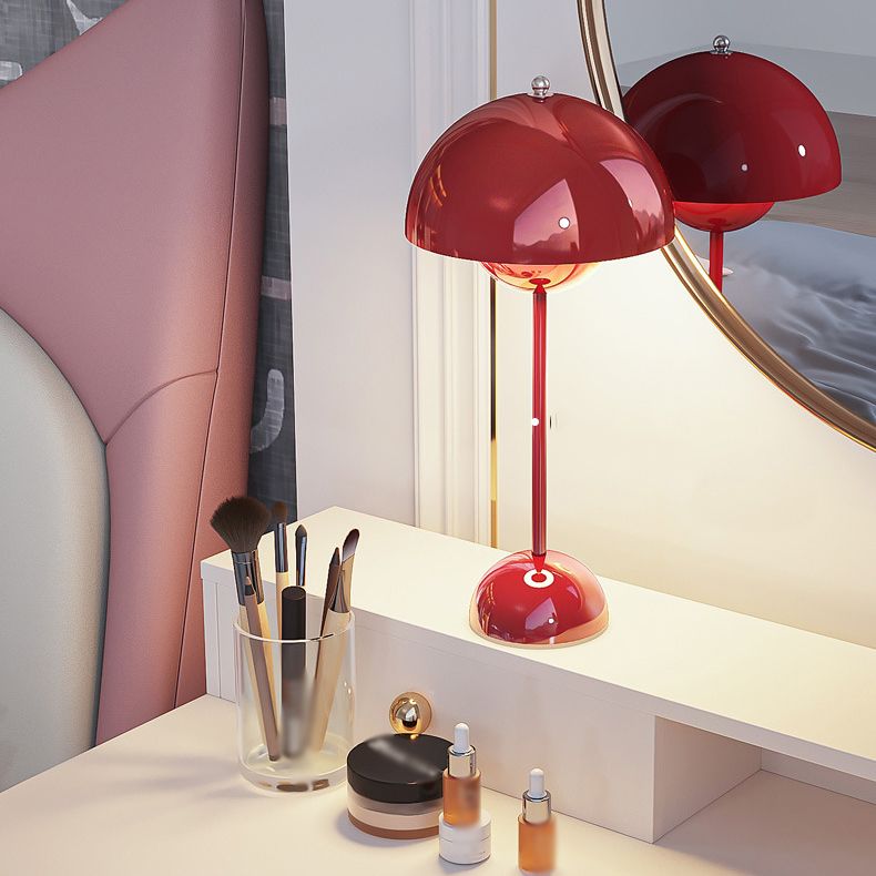 1 Lampada da tavolo da notte a cupola leggera Lampada da tavolo in metallo moderno