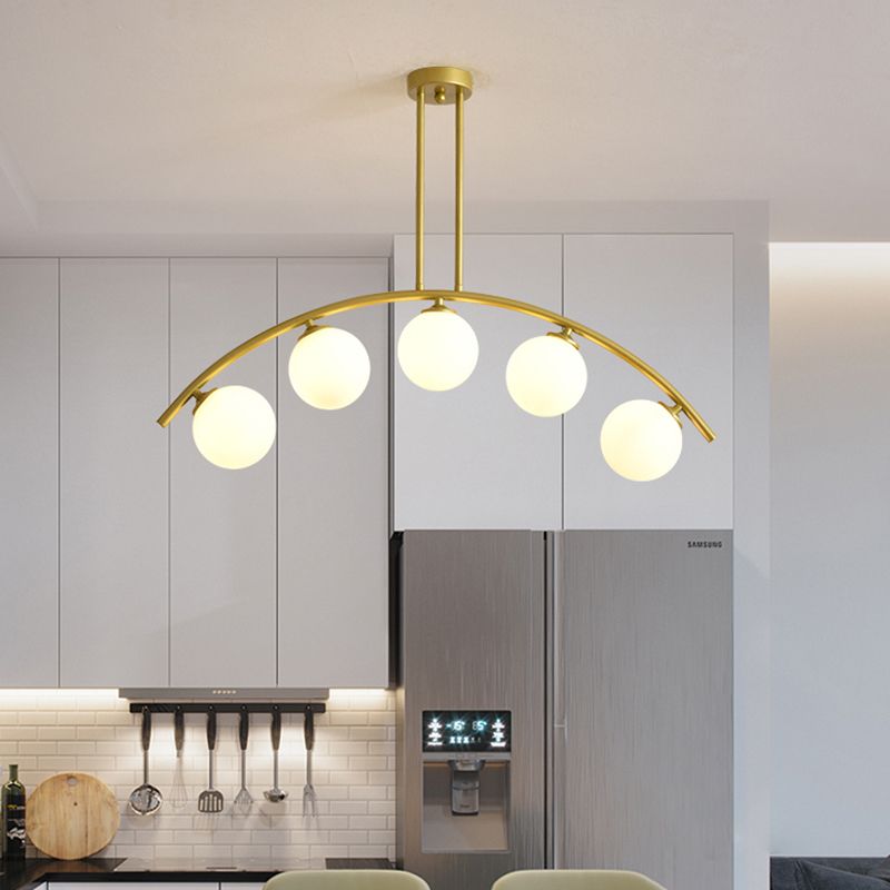 Pendente dell'isola postmoderno 3/5/7 light con luce piena di soffitto curvy in oro per ombra chiara/bianca per cucina