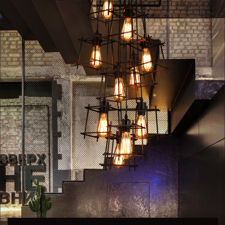 Luz colgante geométrica negra en araña de hierro forjado de estilo vintage industrial con marco de hierro