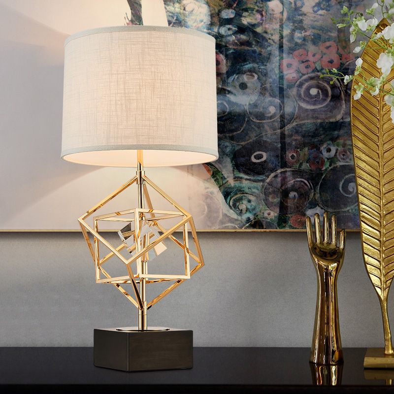 Lampada da comodino con 1 tratto da letto in tessuto in oro di lusso luce da tavolo con piedistallo in pietra quadrata