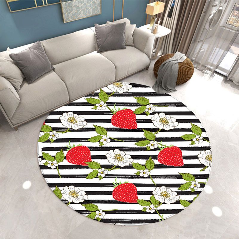 Round Strawberry Pattern Carpet Polyester Natural Rug Stain Resistant Area Carpet for Living Room