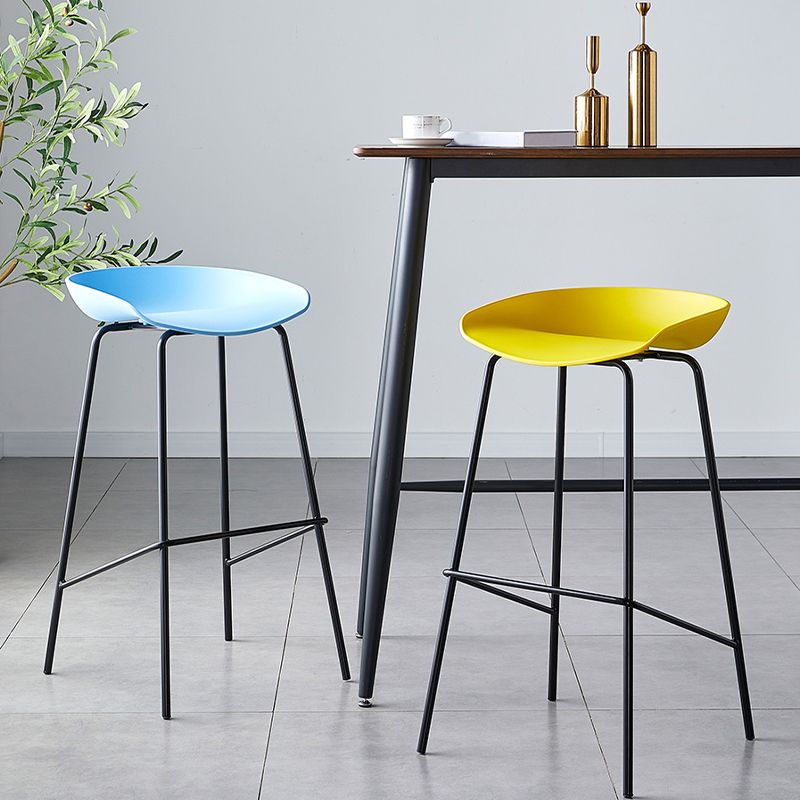 Contemporary Low Back Armless Bar Stool Plastic Bar Stool with Metal Legs