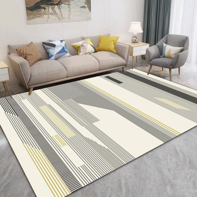 Black Modern Rug Polyester Triangle Indoor Rug Non-Slip Backing Rug for Drawing Room