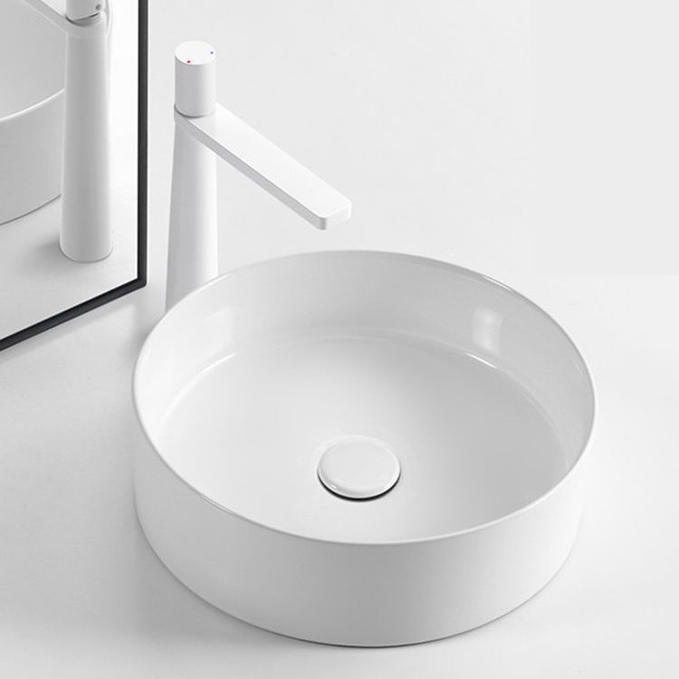 Bathroom Sink Oval Ceramic Basin Bathroom Sink with Drain Assembly