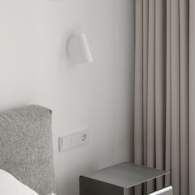 Nordic Style Metal Wall Light Geometric Shape LED Wall Sconce for Bedroom