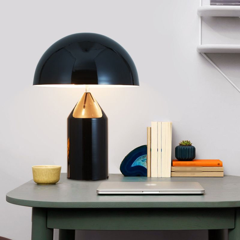 Metal Round Form Table Lampe moderne 1-Licht-Tischlampenleuchten